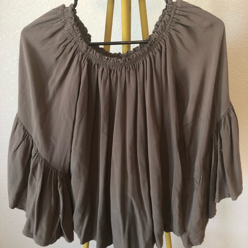 Black bead top